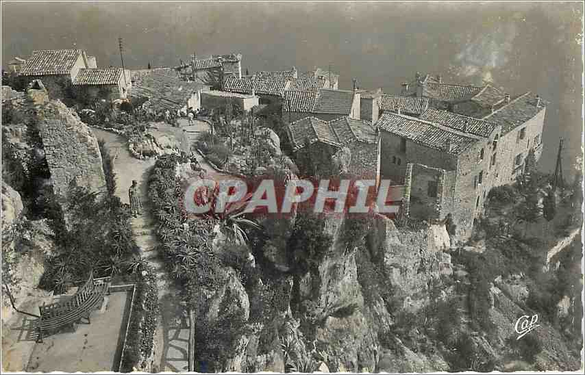 CPM Eze Le Jardin exotique et un coin du village 