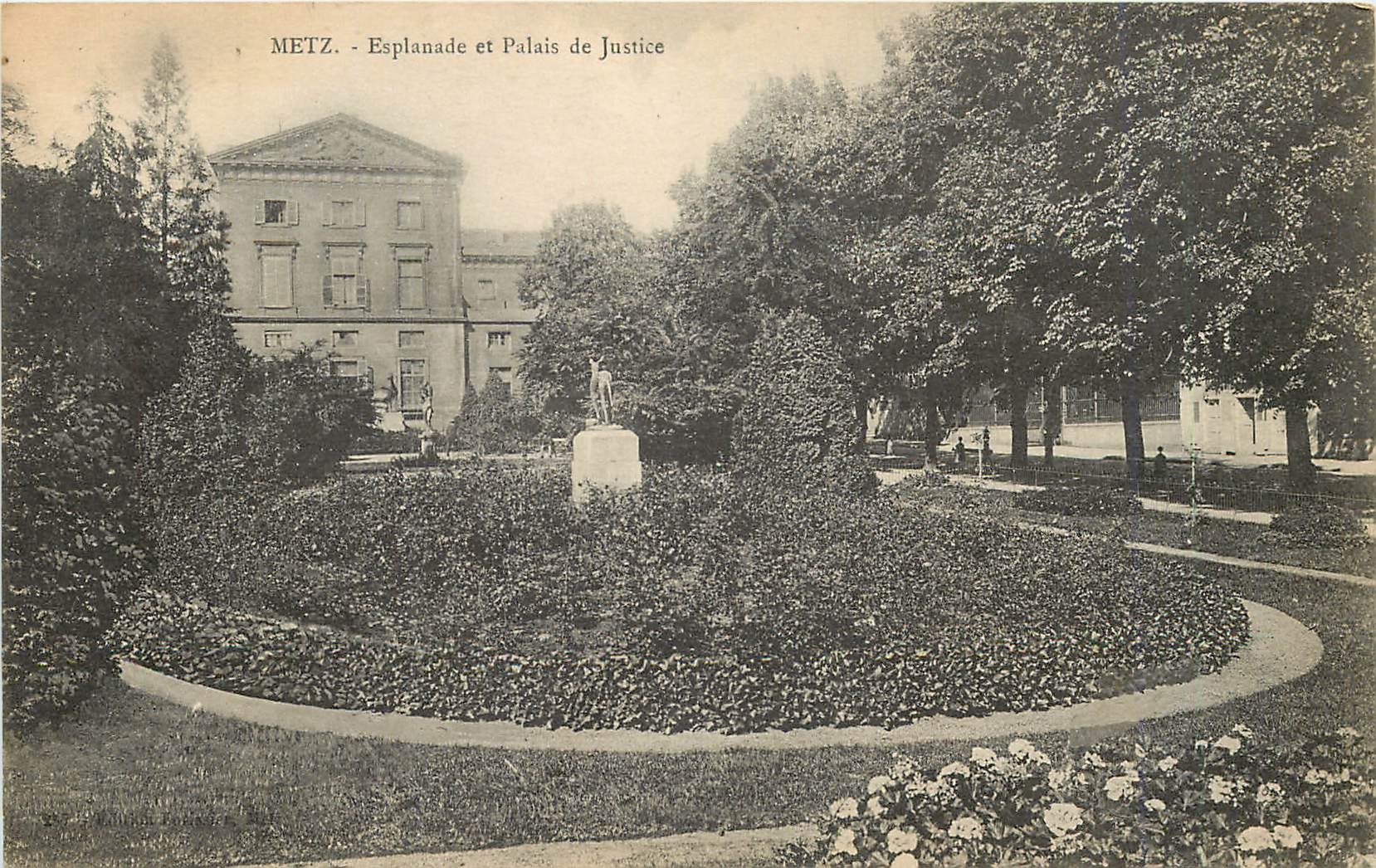 CPA Metz Esplanade et Palais de Justice 