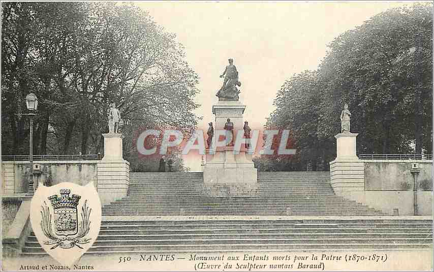 CPA Nantes Monument aux Enfants morts pour la Patrie 