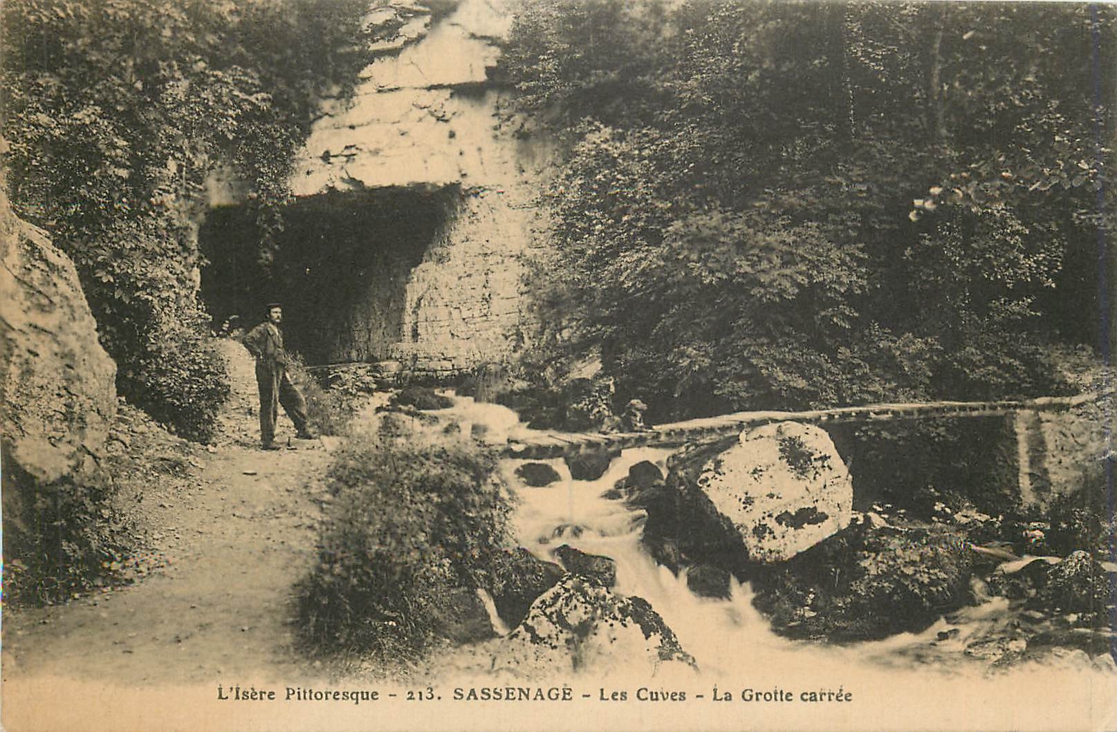 CPA Sassenage Les Cuves La Grotte carree 