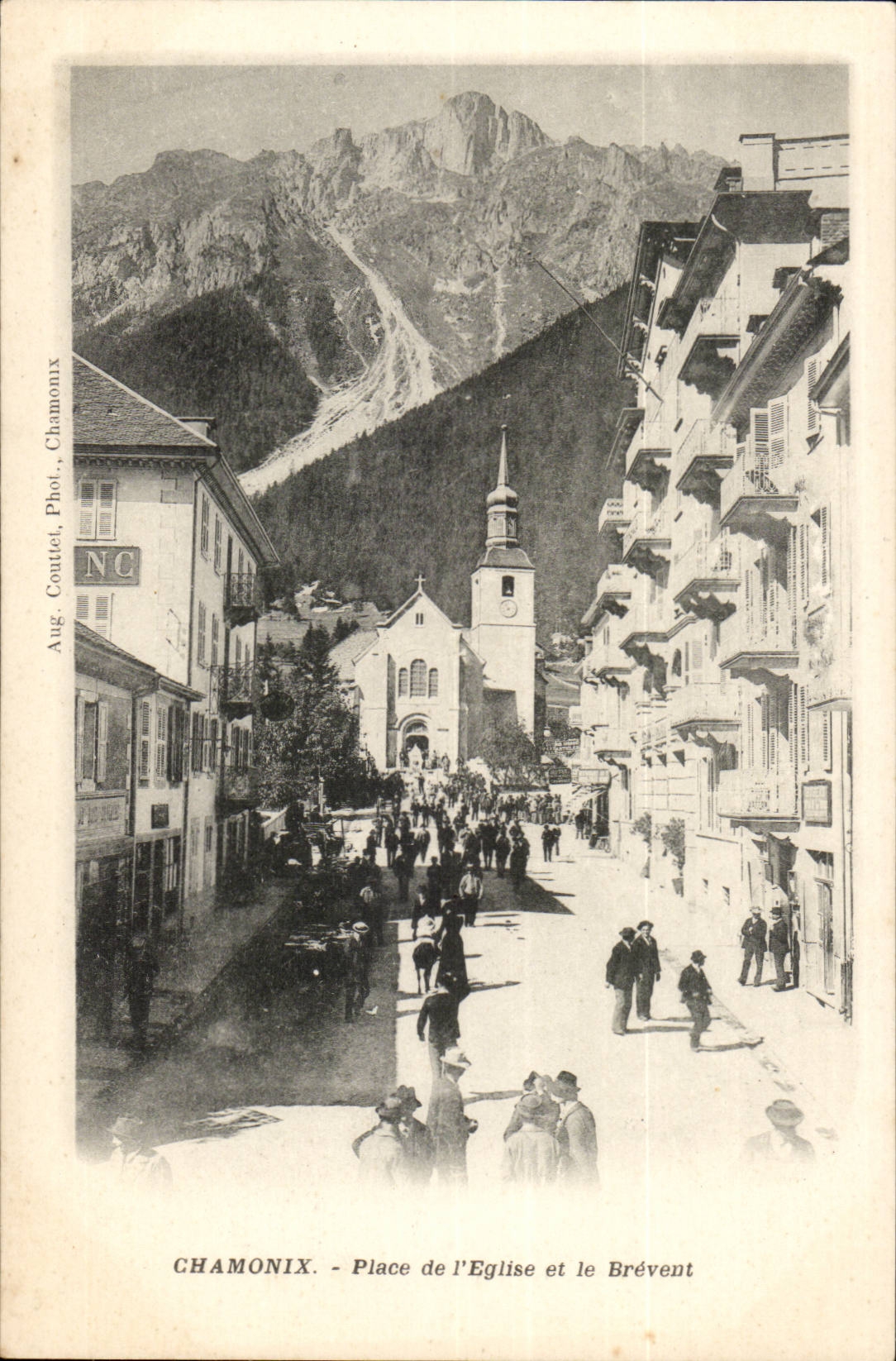 Chamonix - Platz der Kirche und der Brévent — Aug. Couttet, Foto. Chamonix