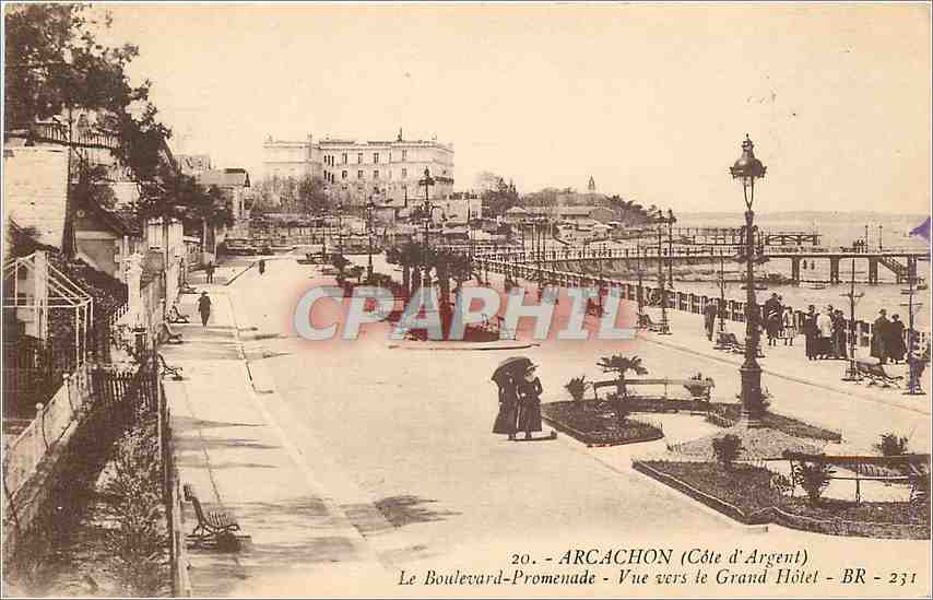 Arcachon (Côte d'Argent) — Der Boulevard-Promenade — Blick zum Grand Hotel — BR - 231