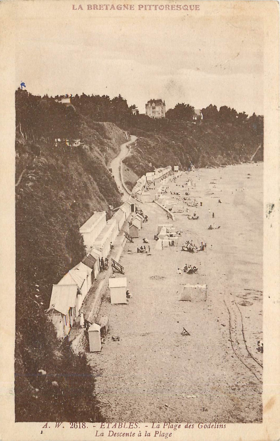 CPA La Bretagne Pittoresque Etables La Plage des Godelins La Descente a la Plage 