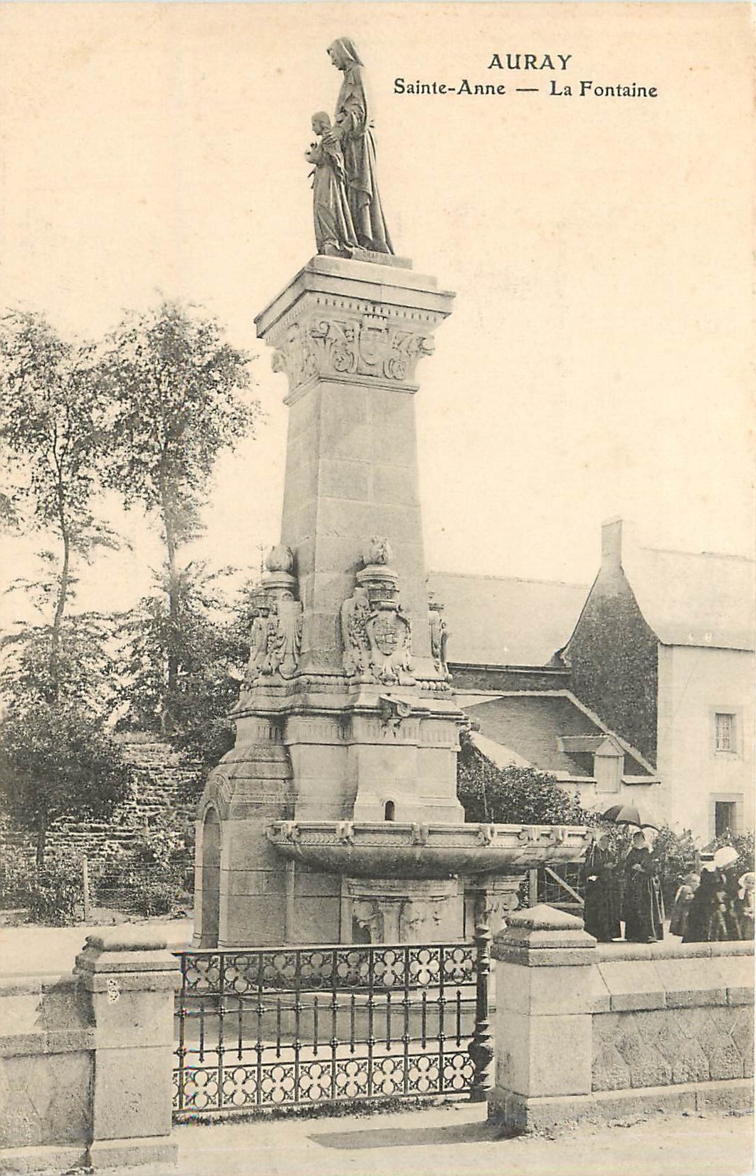 CPA Auray Sainte Anne La Fontaine 