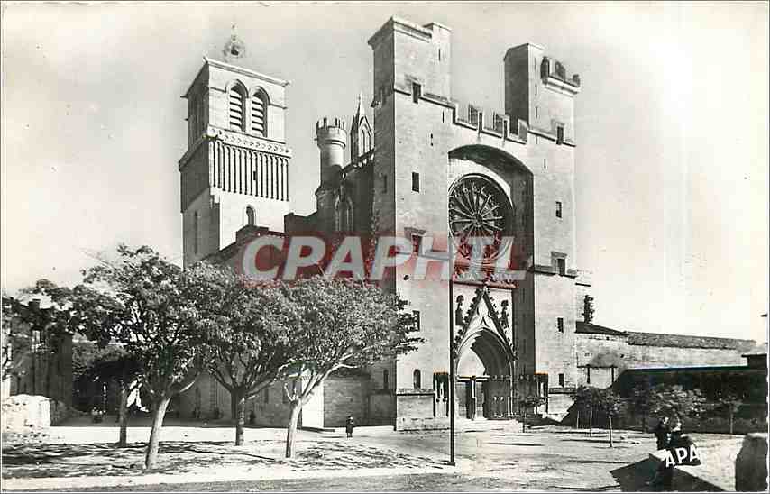CPM Beziers Herault Cathedrale St Nazaire Facade sur le Rempart 