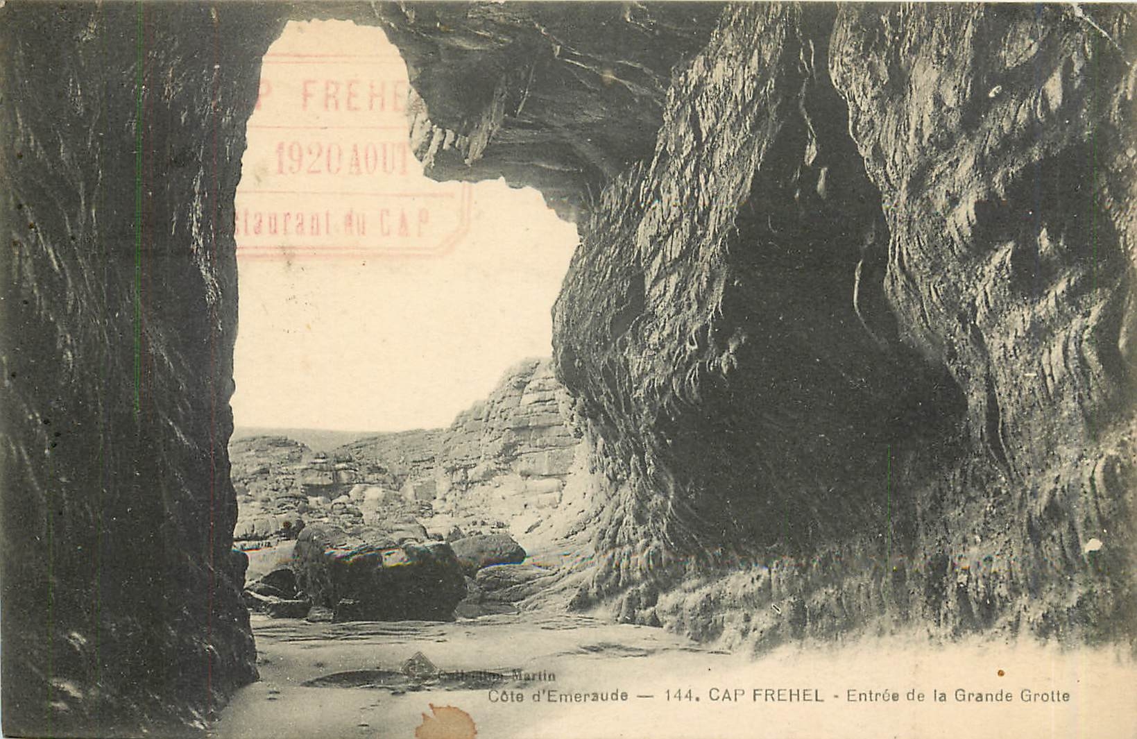 CPA Cap Frehel Entree de la Grande Grotte 