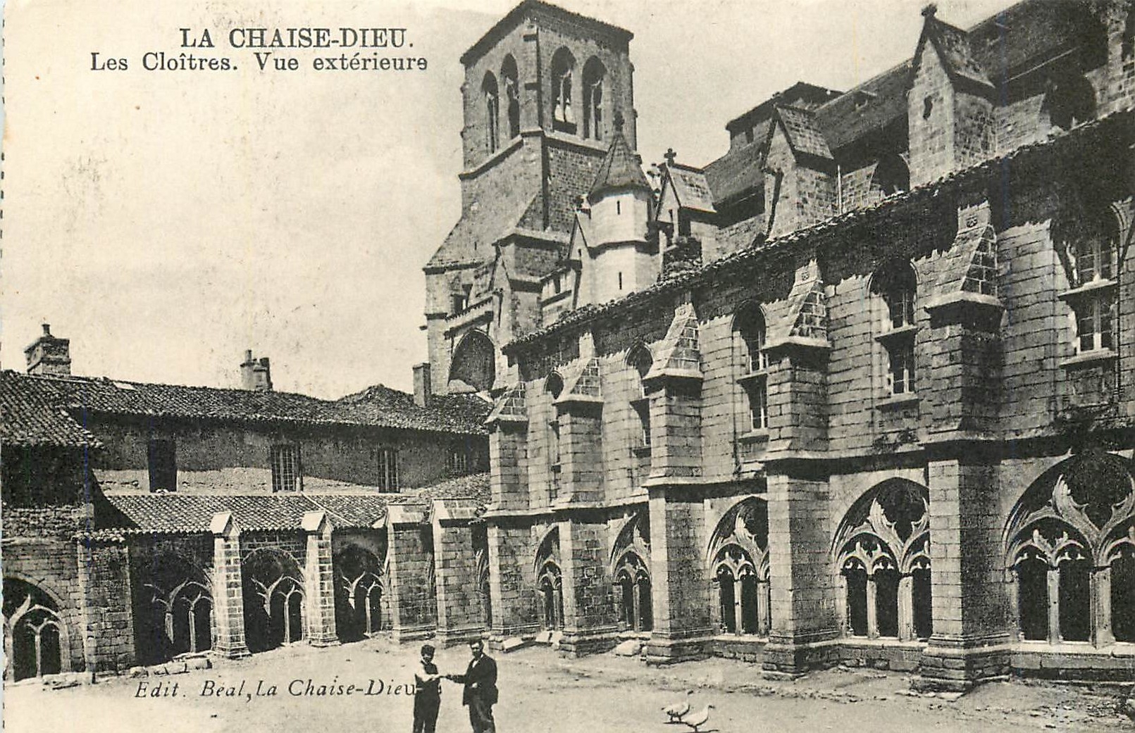 CPA La Chaise Dieu Les Cloitres Vue exterieure 