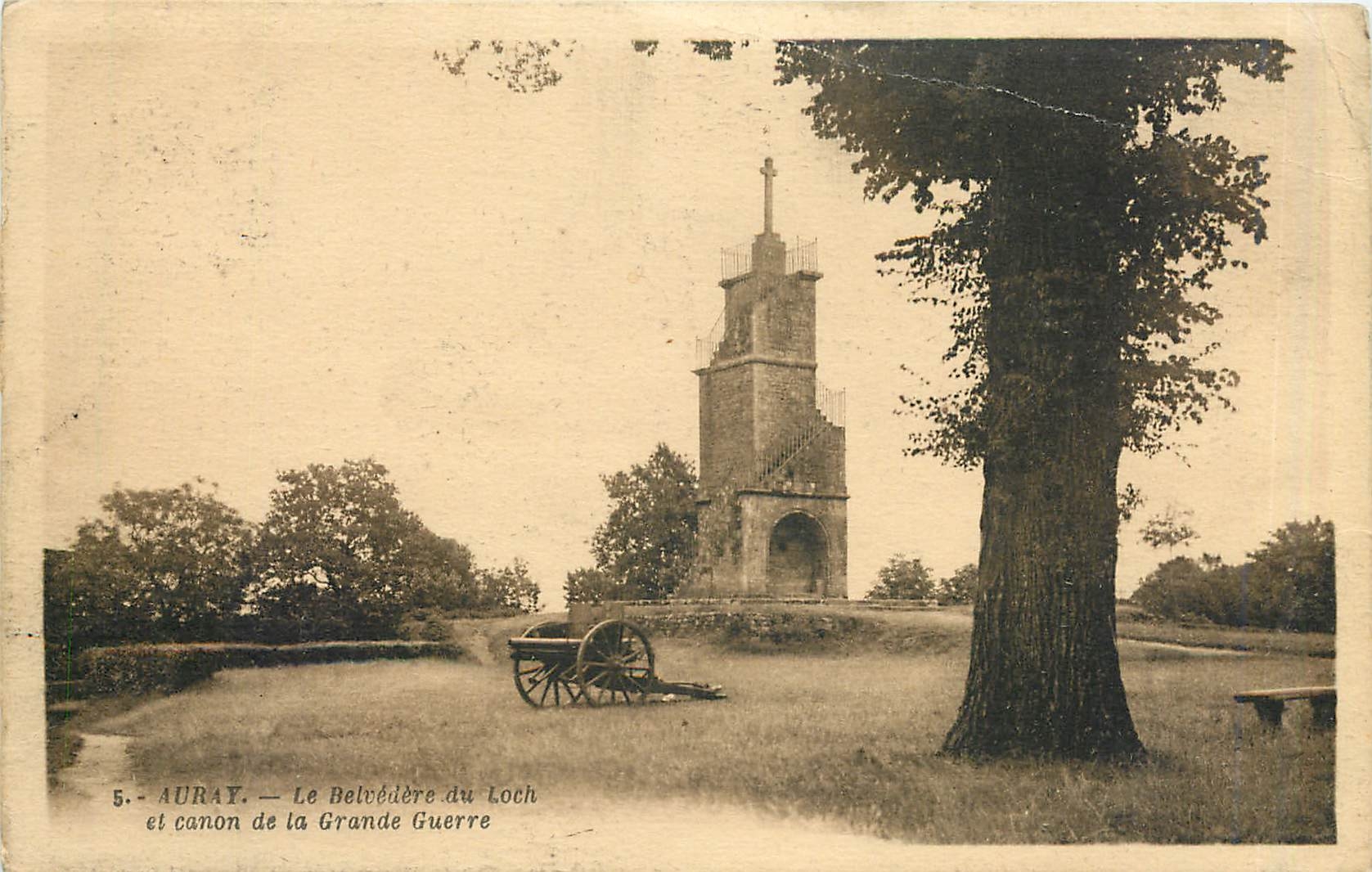 CPA Auray Le Belvedere du Loch et canon de la Grande Guerre 