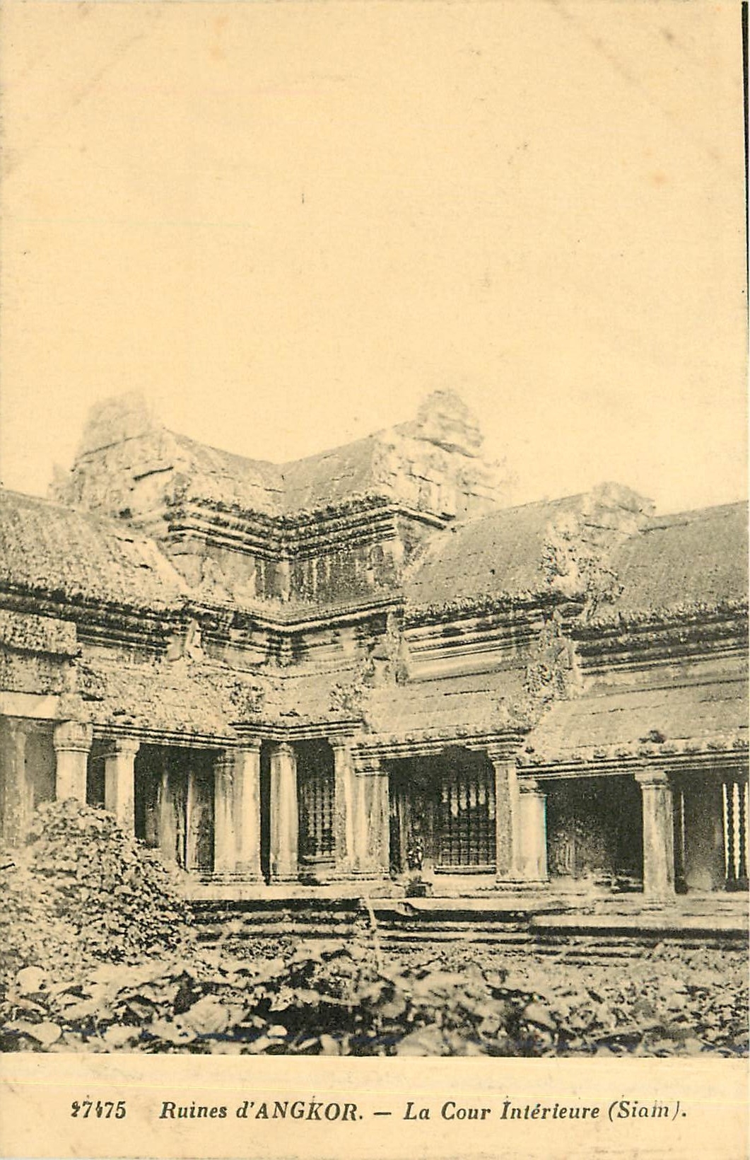 CPA Ruines d'Angkor La Cour Interieure Siam 