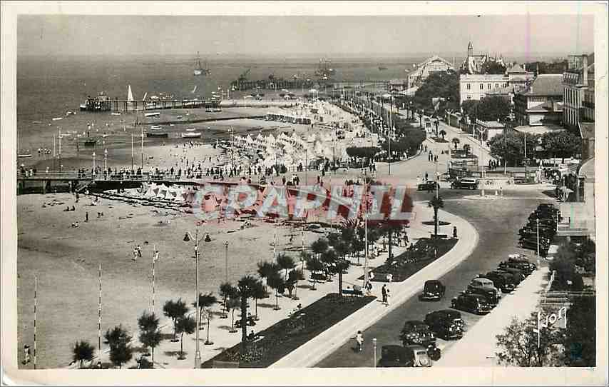 CPA Arcachon Gironde Promenade et plage vues du Grand Hotel 