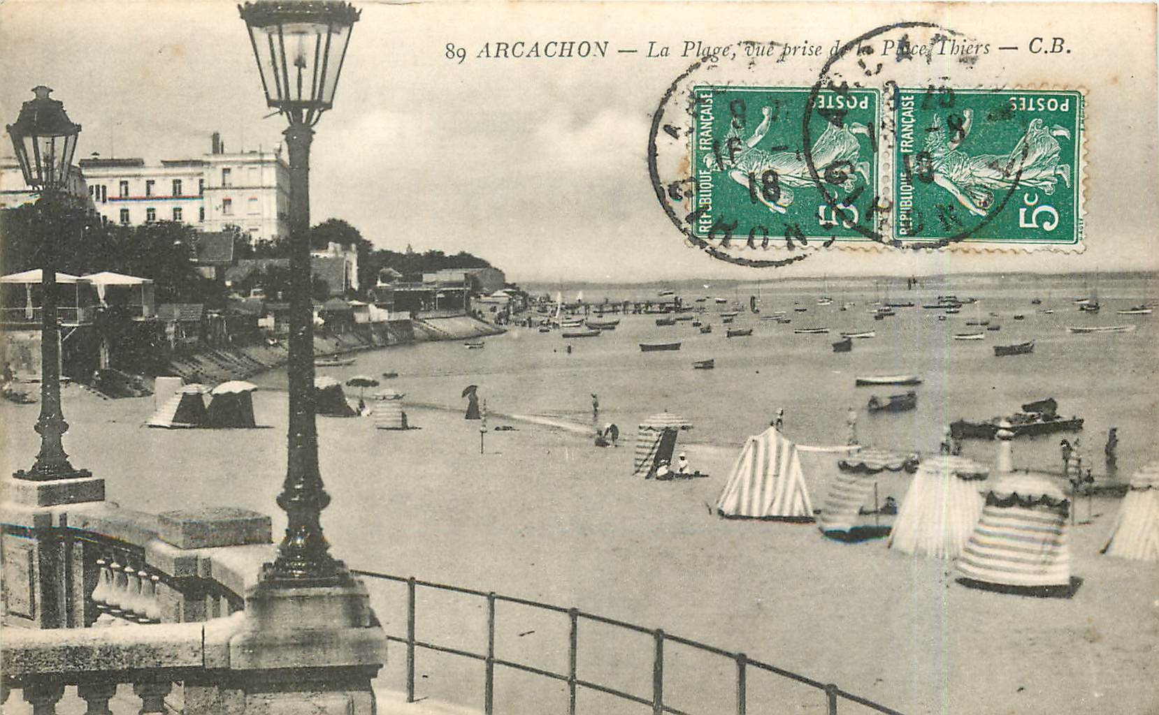 CPA Arcachon La Plage vue prise de la Place Thiers 