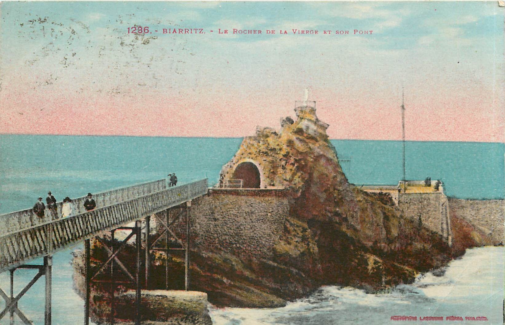 CPA Biarritz Le Rocher de la Vierge et Pont