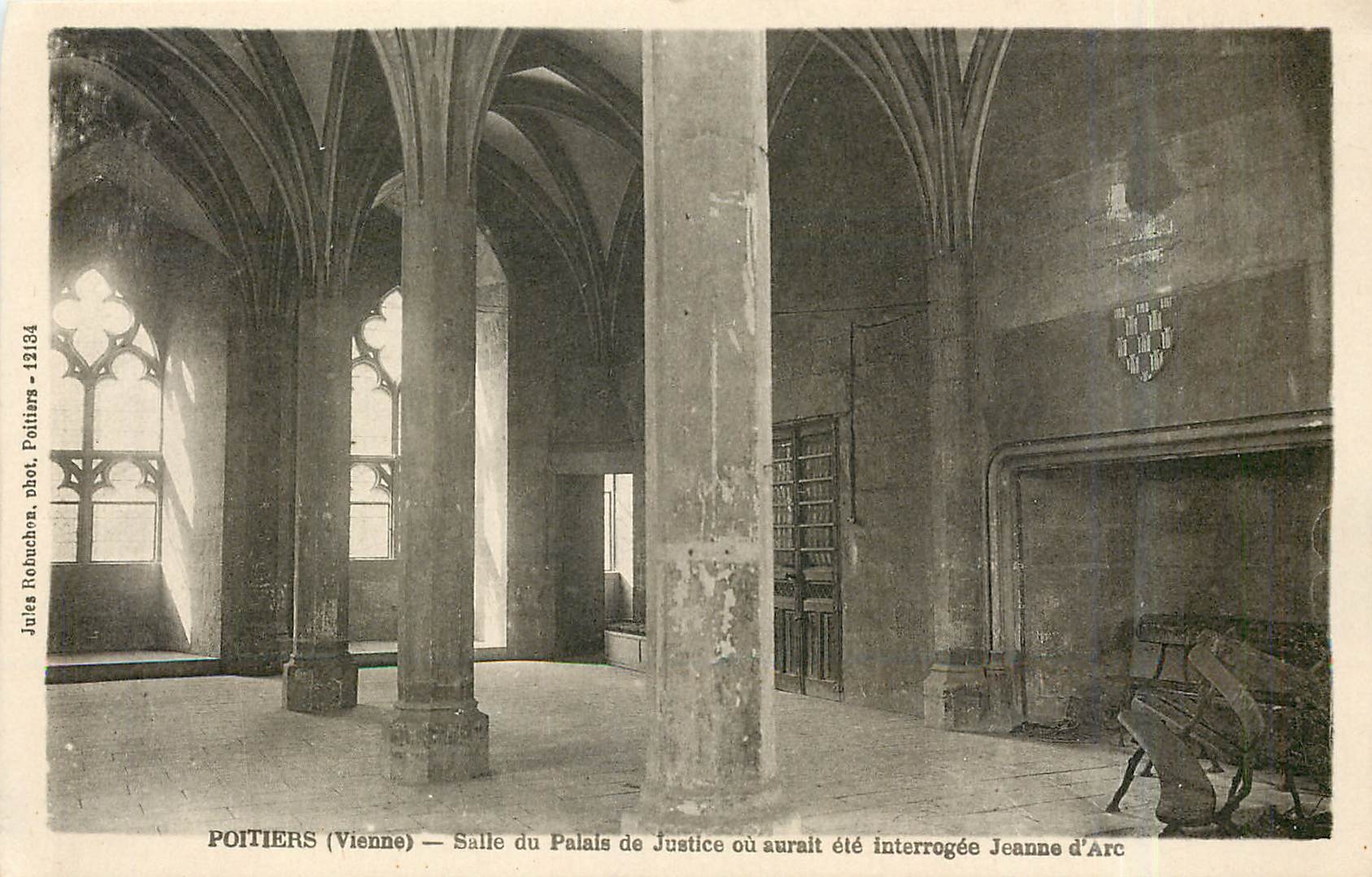 CPA Poitiers Vienne Salle du Palais de Justice ou aurait ete interrogee Jeanne d'Arc 