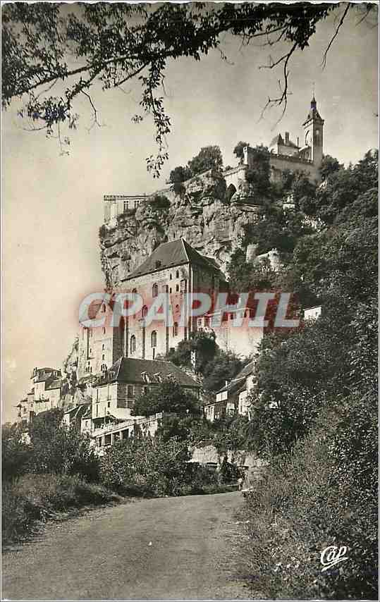 CPA Rocamadour L'Eglise et le Chateau vus de la Route de Cahors 