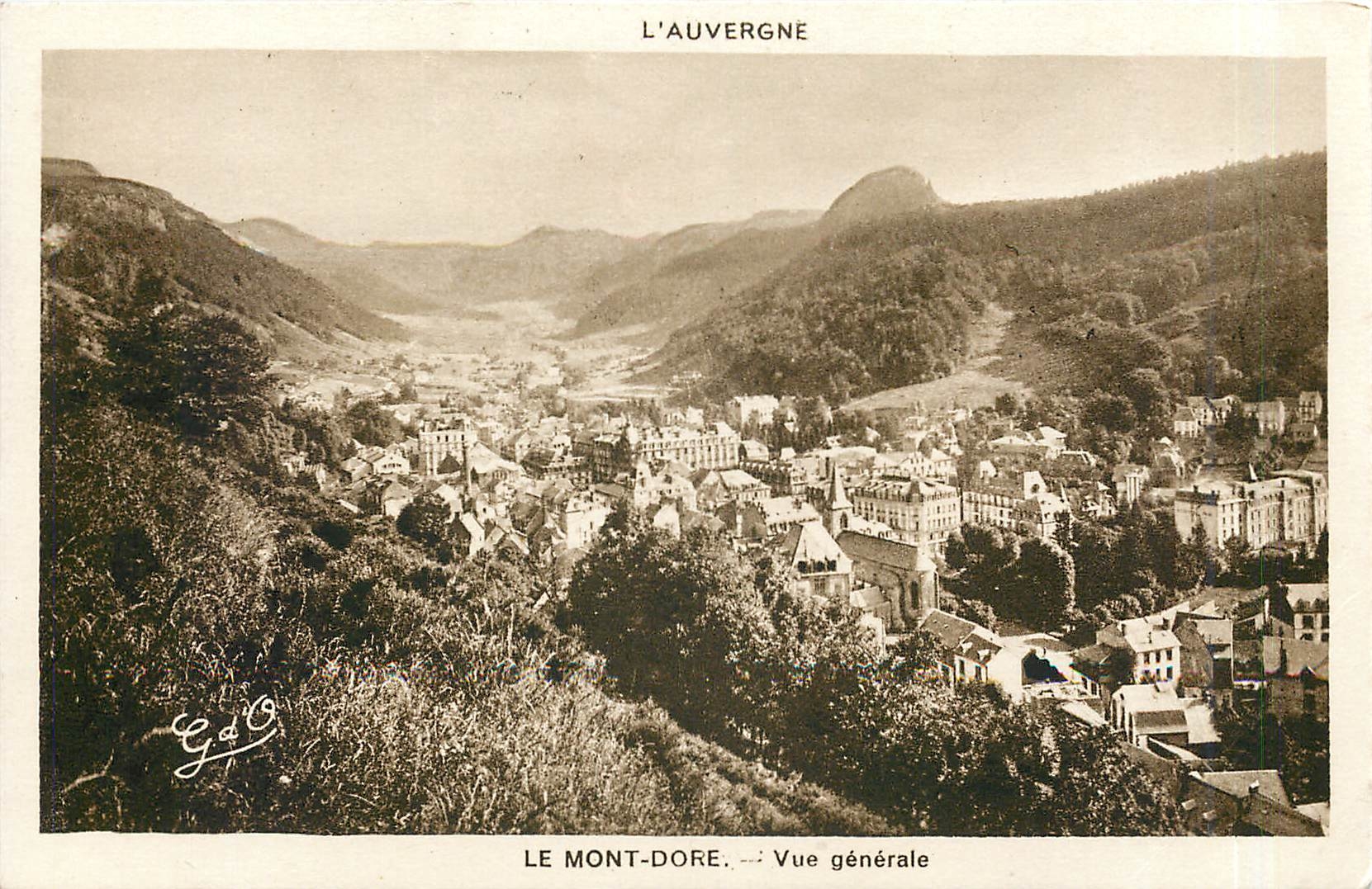 CPA L'Auvergne Le Mont Dore Vue generale 