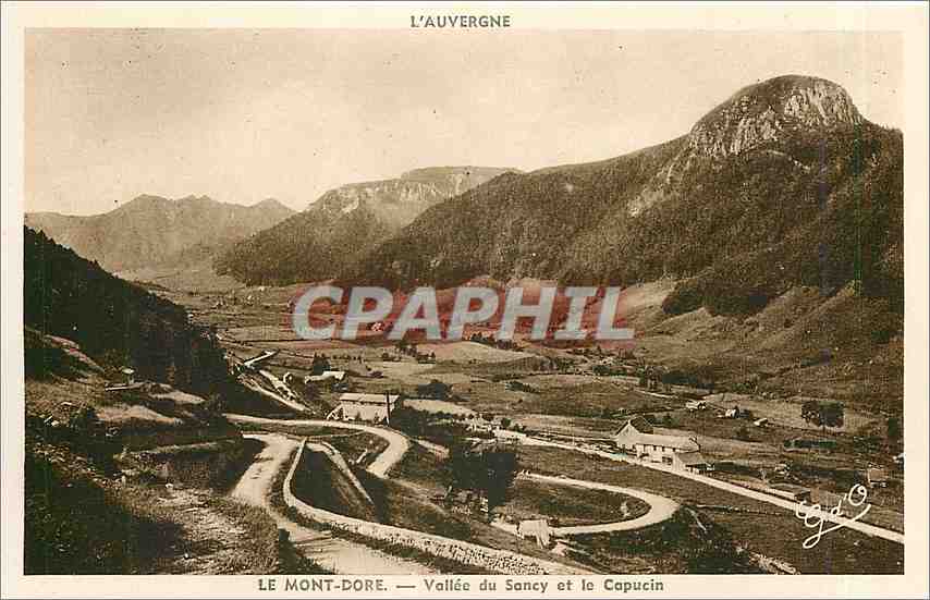 CPA L'Auvergne Le Mont Dore Vallee du Sancy et le Capucin 