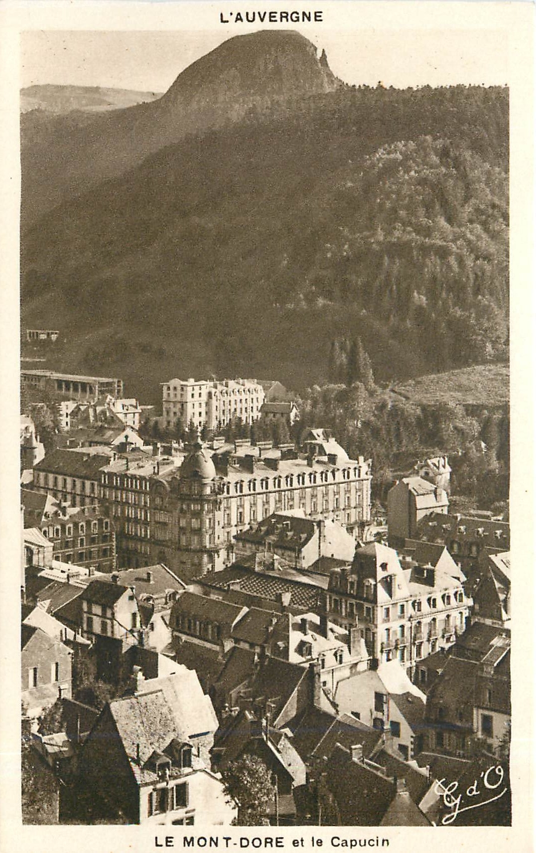 CPA L'Auvergne Le Mont Dore et le Capucin 
