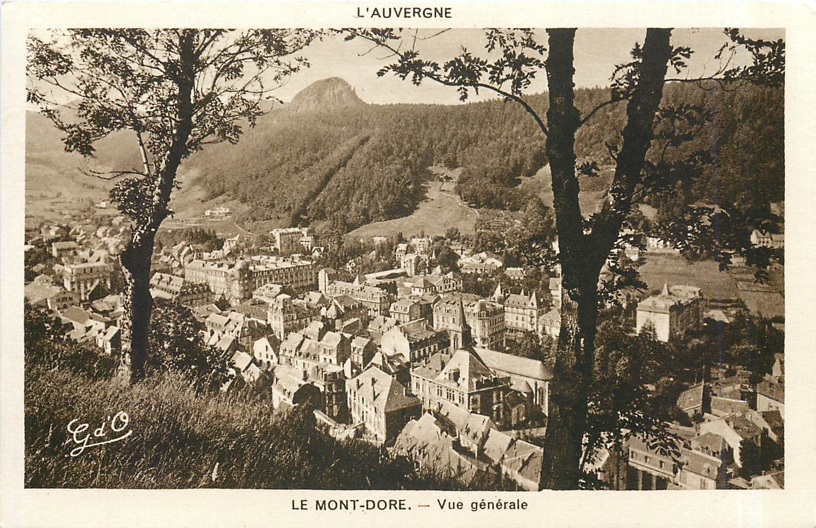 CPM L'Auvergne Le Mont Dore Vue generale Teleferique