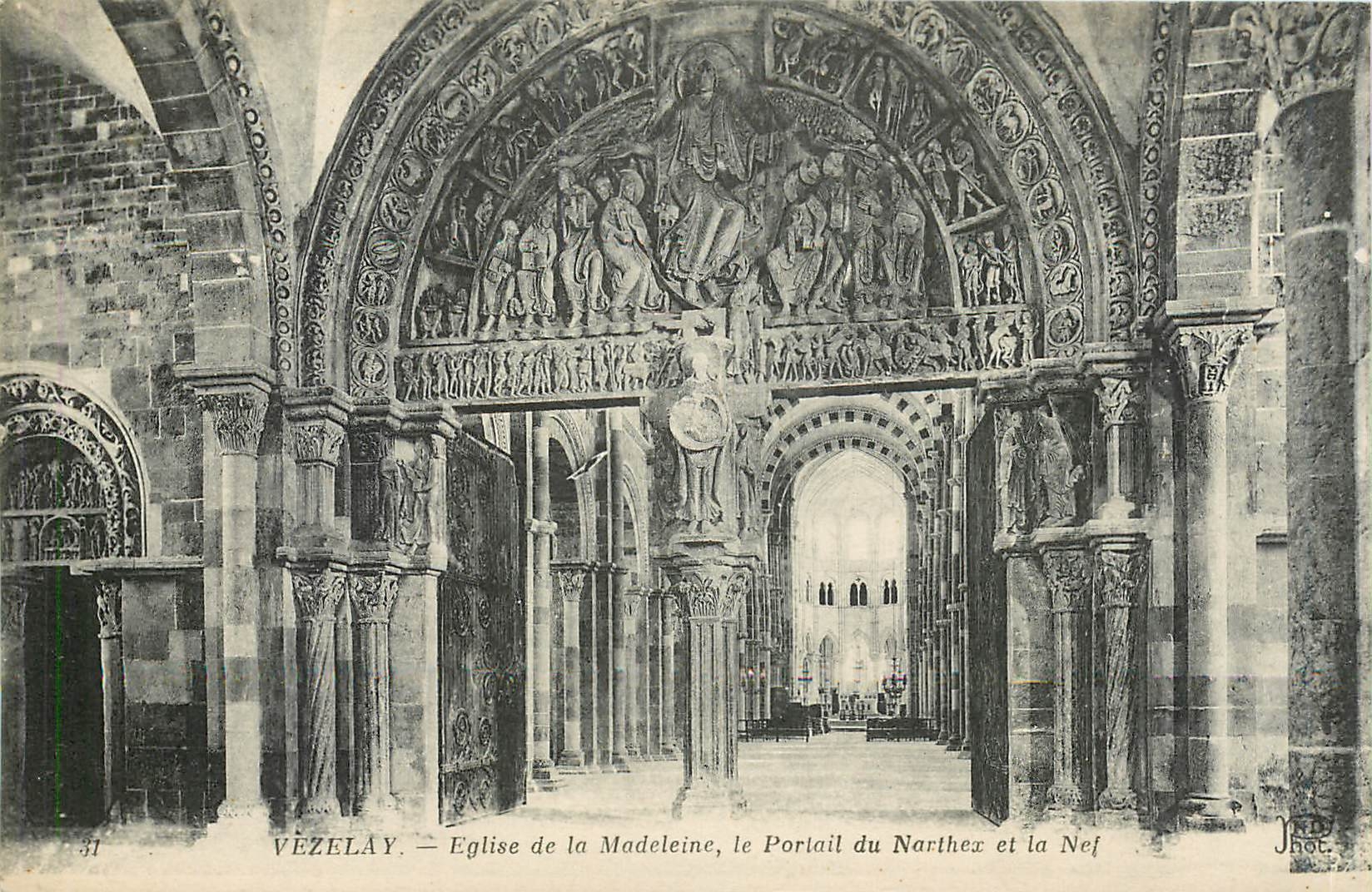 Vézelay — Église de la Madeleine, le Portail du Narthex et la Nef