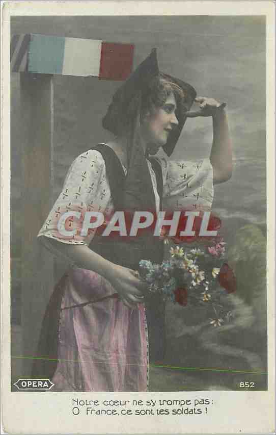 Femme en costume traditionnel — hommage aux soldats français — éditeur OPERA, n° 852