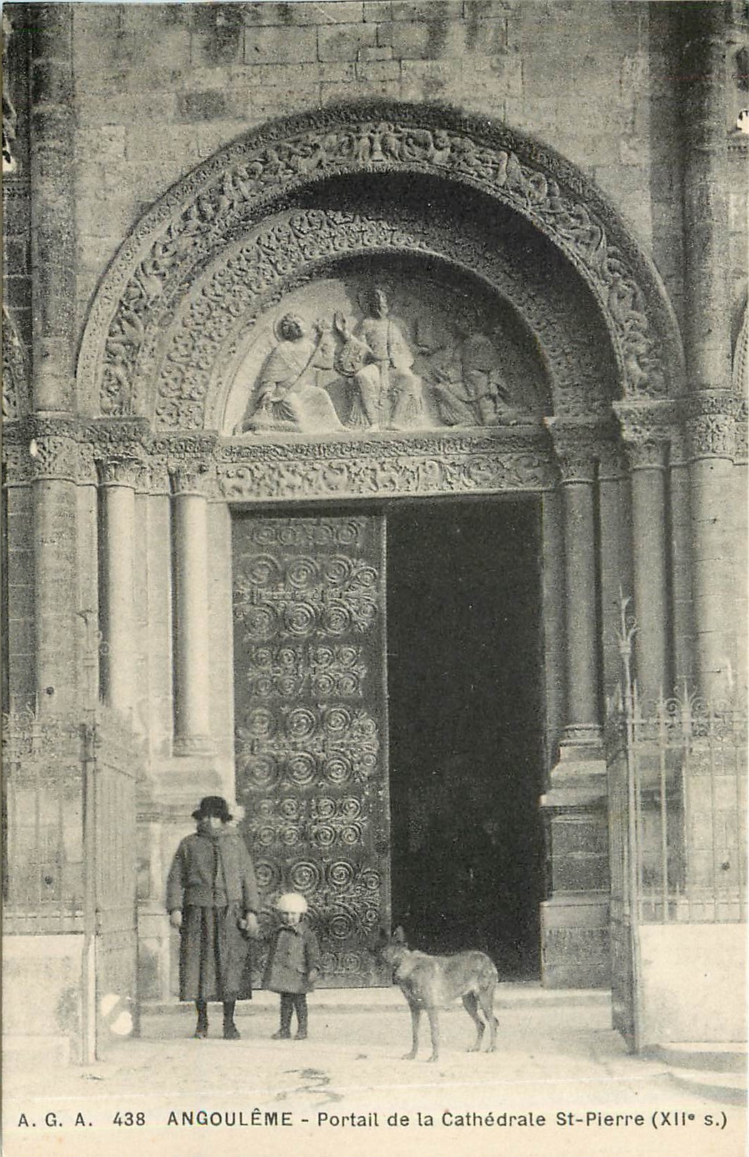 CPA Angouleme Portail de la Cathedrale St Pierre 