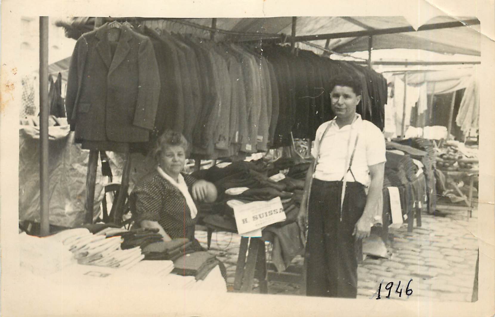 CARTE PHOTO Marchande 