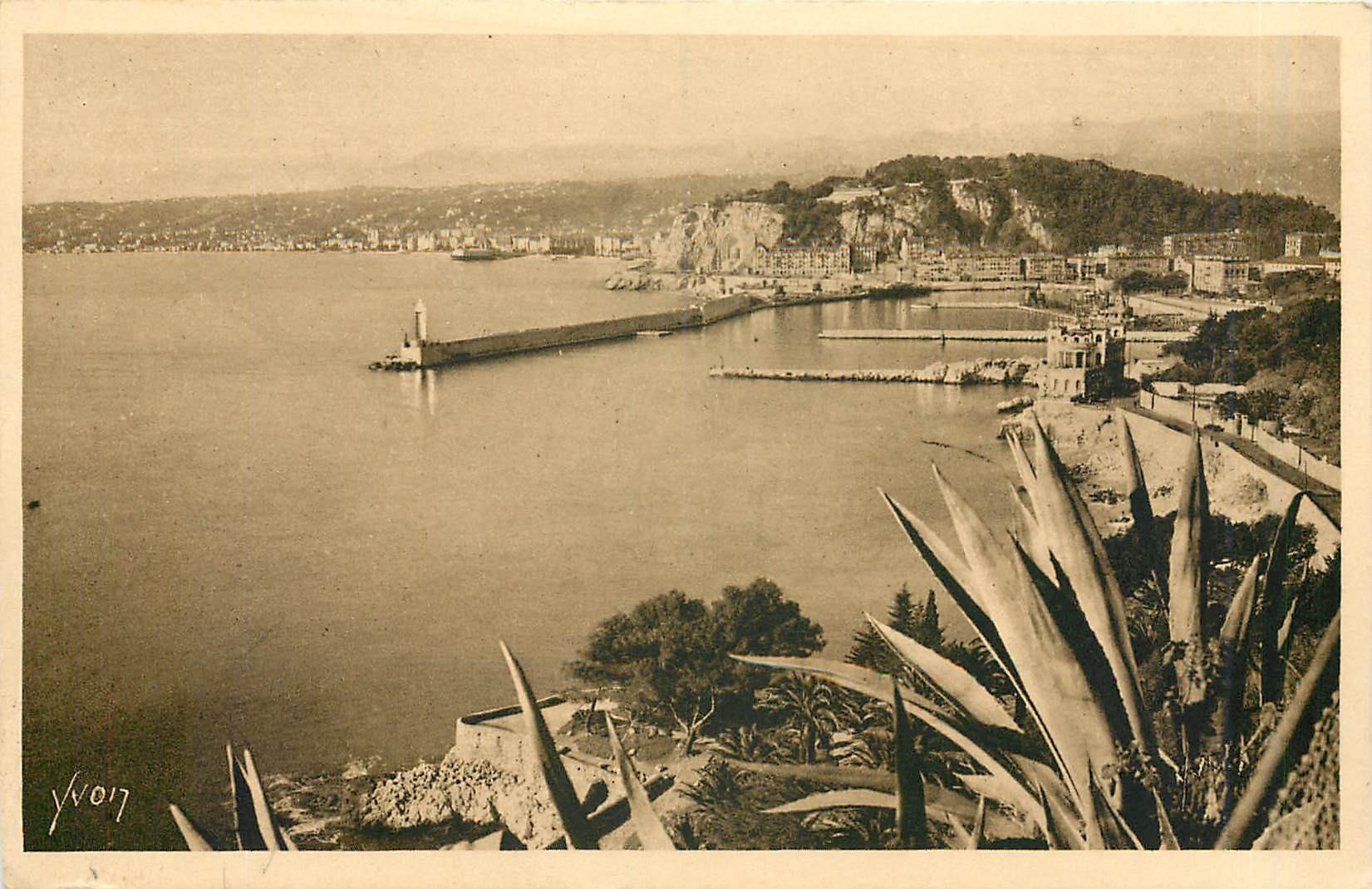 CPA Cote d'Azur Nice Alpes Maritimes vue generale prise de la Moyenne Corniche 