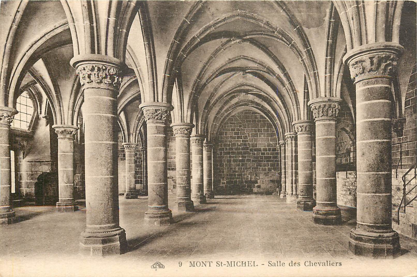 CPA Mont St Michel Salle des Chevaliers 