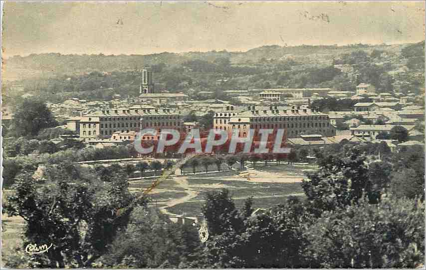 Aix-en-Provence — Vue Générale des Casernes Miollis — Éditeur C. Hély