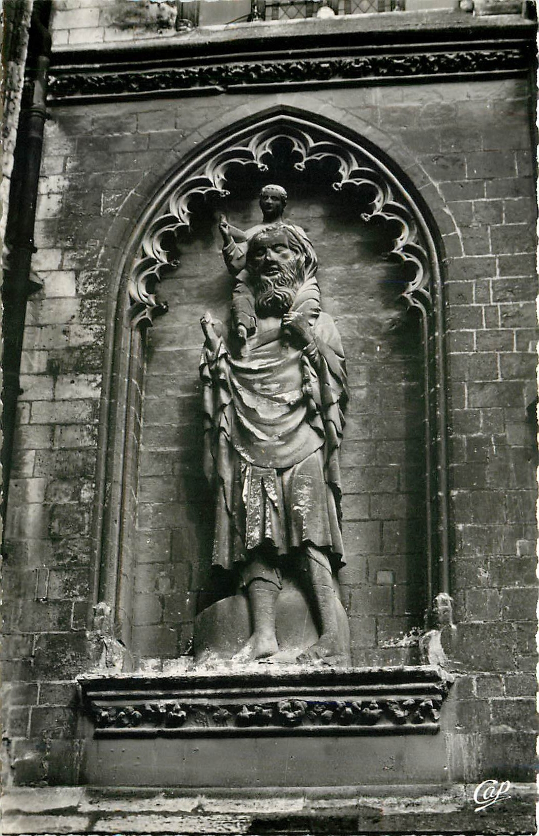 CPM Amiens la Cathedrale Saint Christophe XIII siecle 