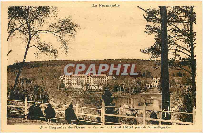 CPA La Normandie Bagnoles de l'Orne vue sur le grand Hotel prise de Super Bagnoles 