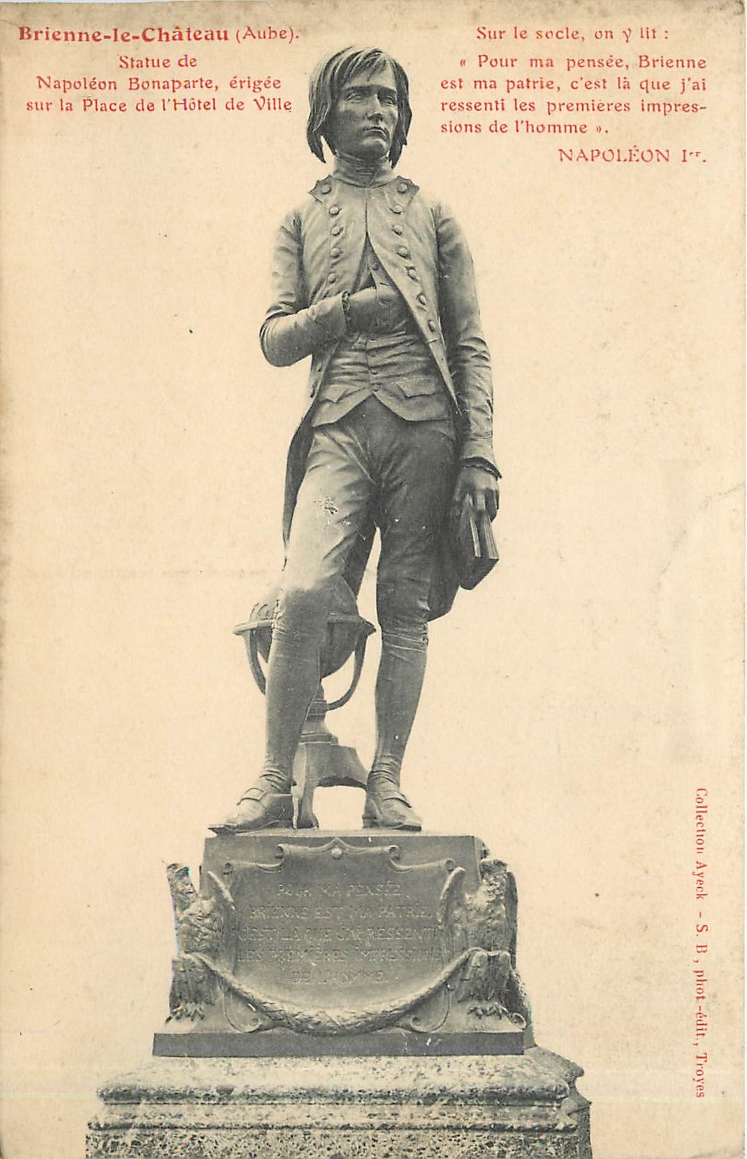 CPA Brienne le Chateau Aube Statue d Napoleon Bonaparte erigee sur la place de l'Hotel de Ville 