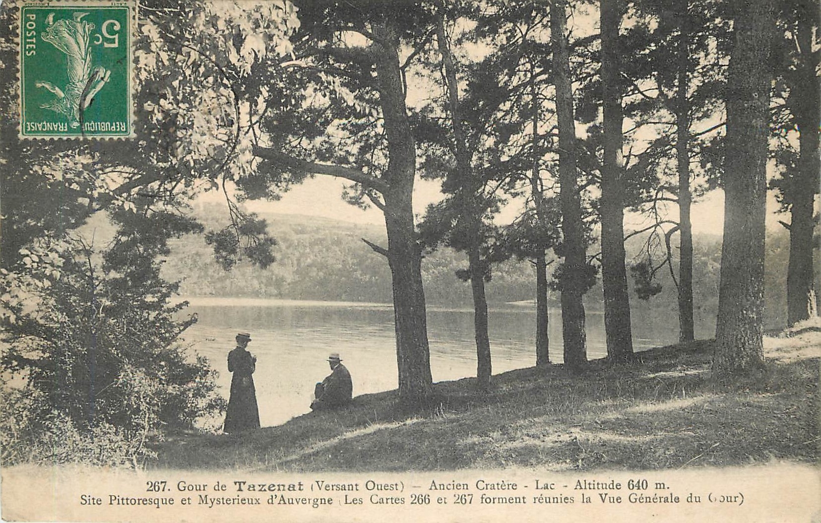 CPA Gour de Tazenat Versant Ouest Ancien Cratere Lac site pittoresque et Mysterieux d'Auvergne les c