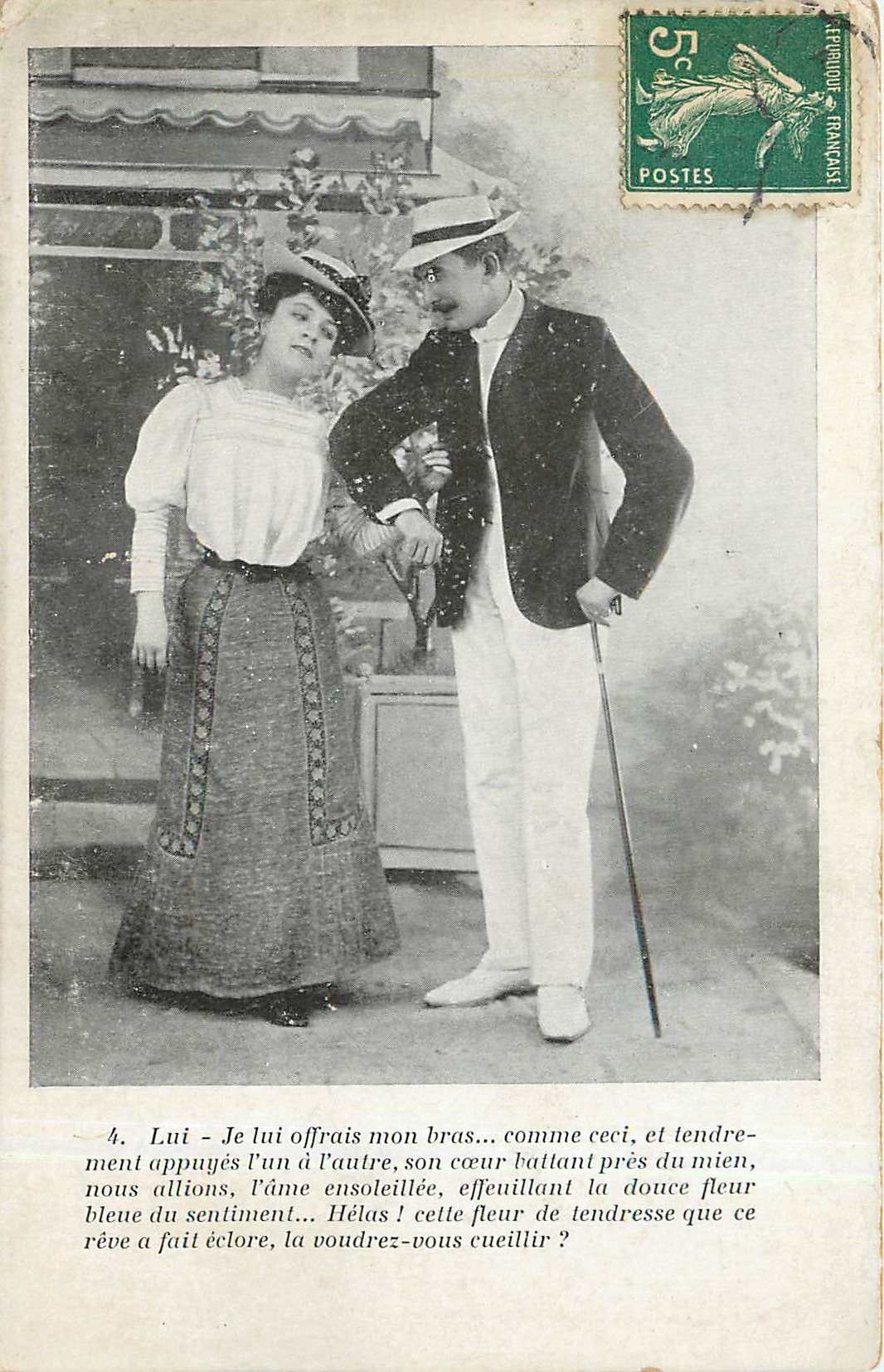 Couple en extérieur — poème amoureux — Éditeur non identifié, n° de série non visible