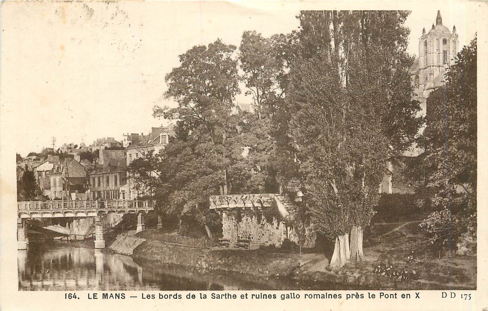 CPA Le Mans les Bords de la Sarthe et ruines gallo romaines pres le Pont en X 