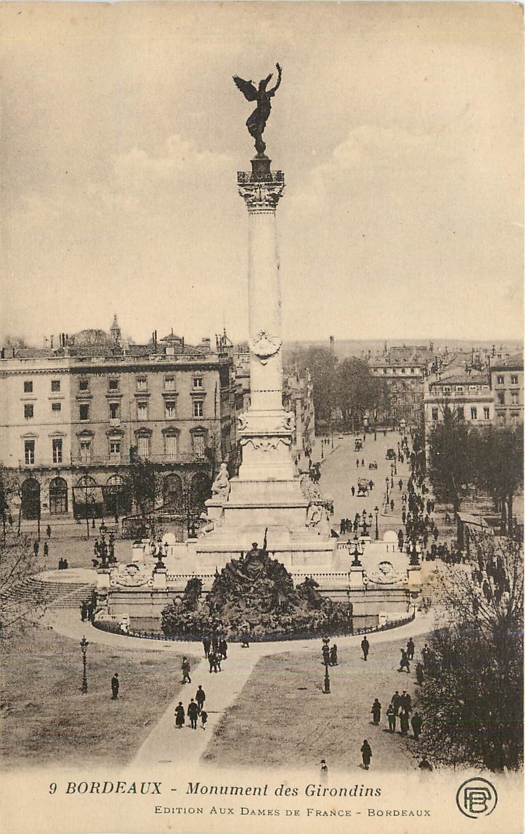 CPA Bordeaux Monument des Girondins 