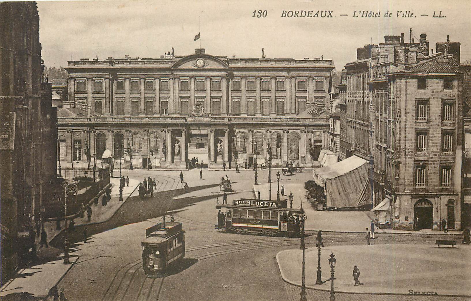 CPA Bordeaux l'Hotel de Ville Tramway