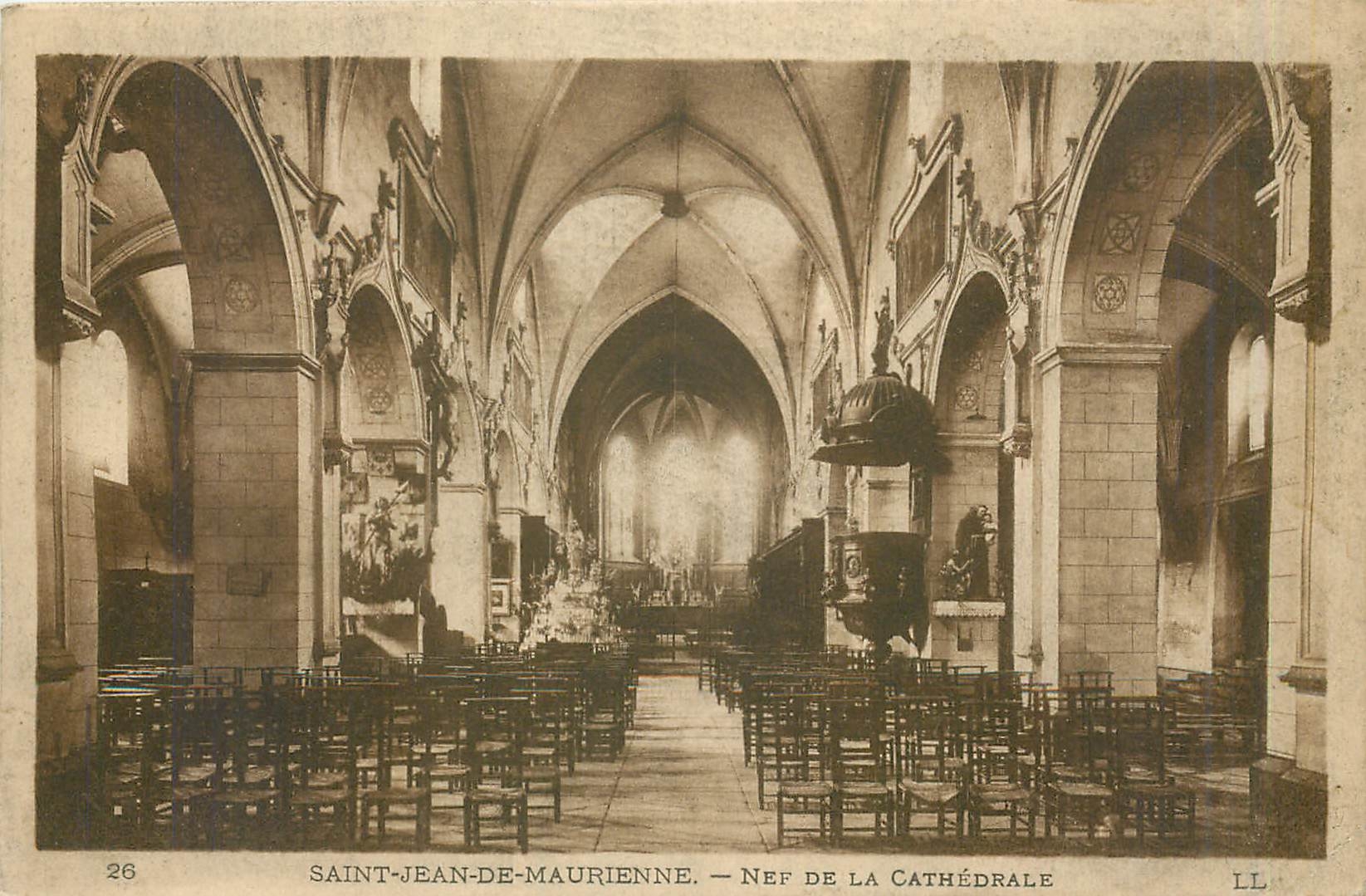 CPA Saint Jean de Maurienne Nef de la Cathedrale 
