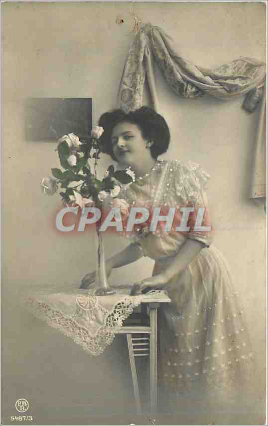 Jeune femme à la rose — Photo de studio — CPAPHIL 5487/3 - Recto