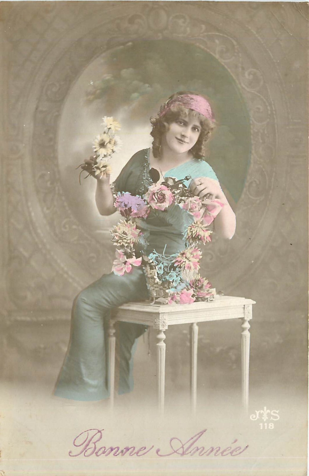 Jeune femme avec bouquet — Bonne Année — J&S 118