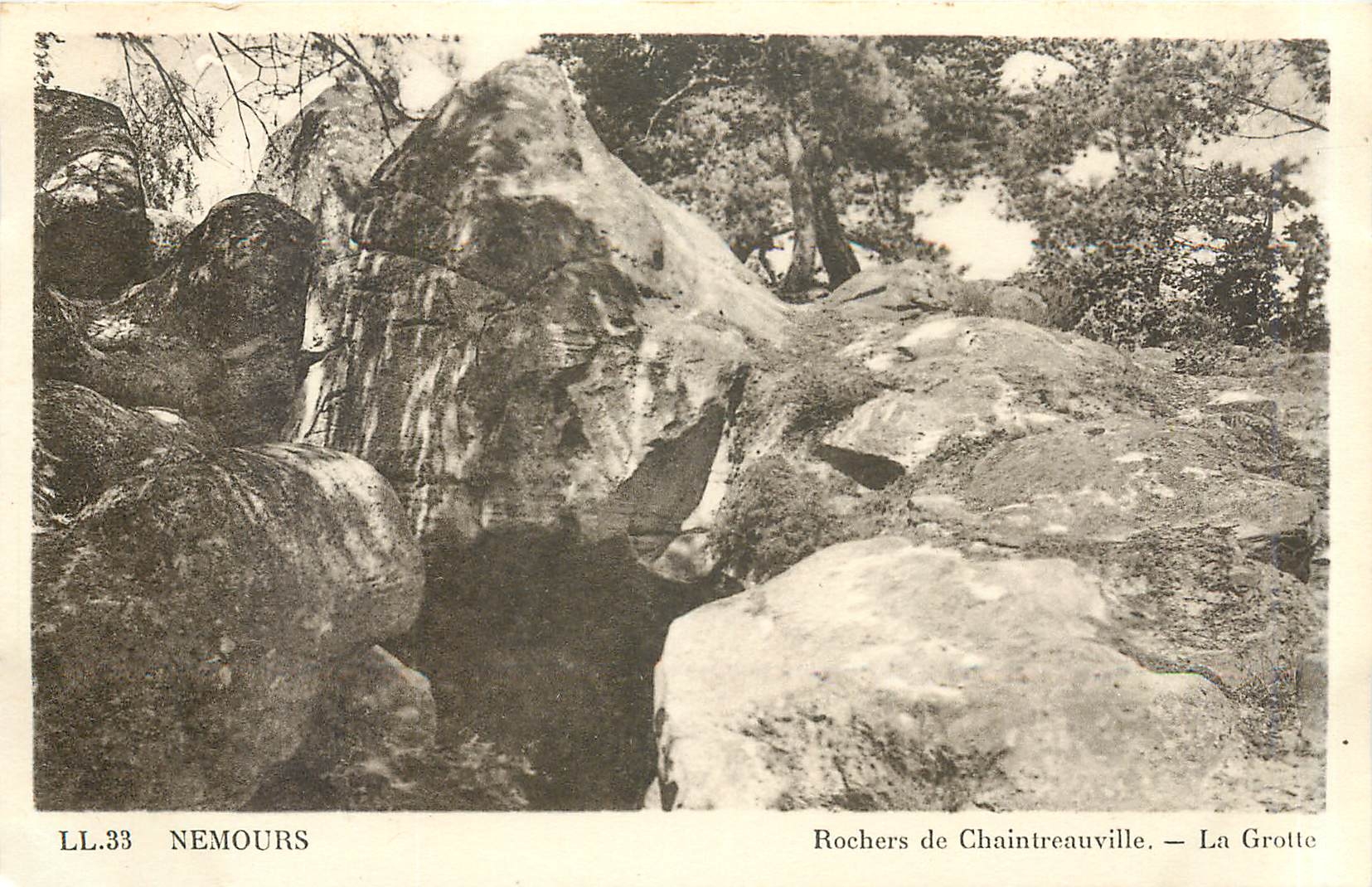 CPA Nemours rochers de Chaintreauville la grotte 