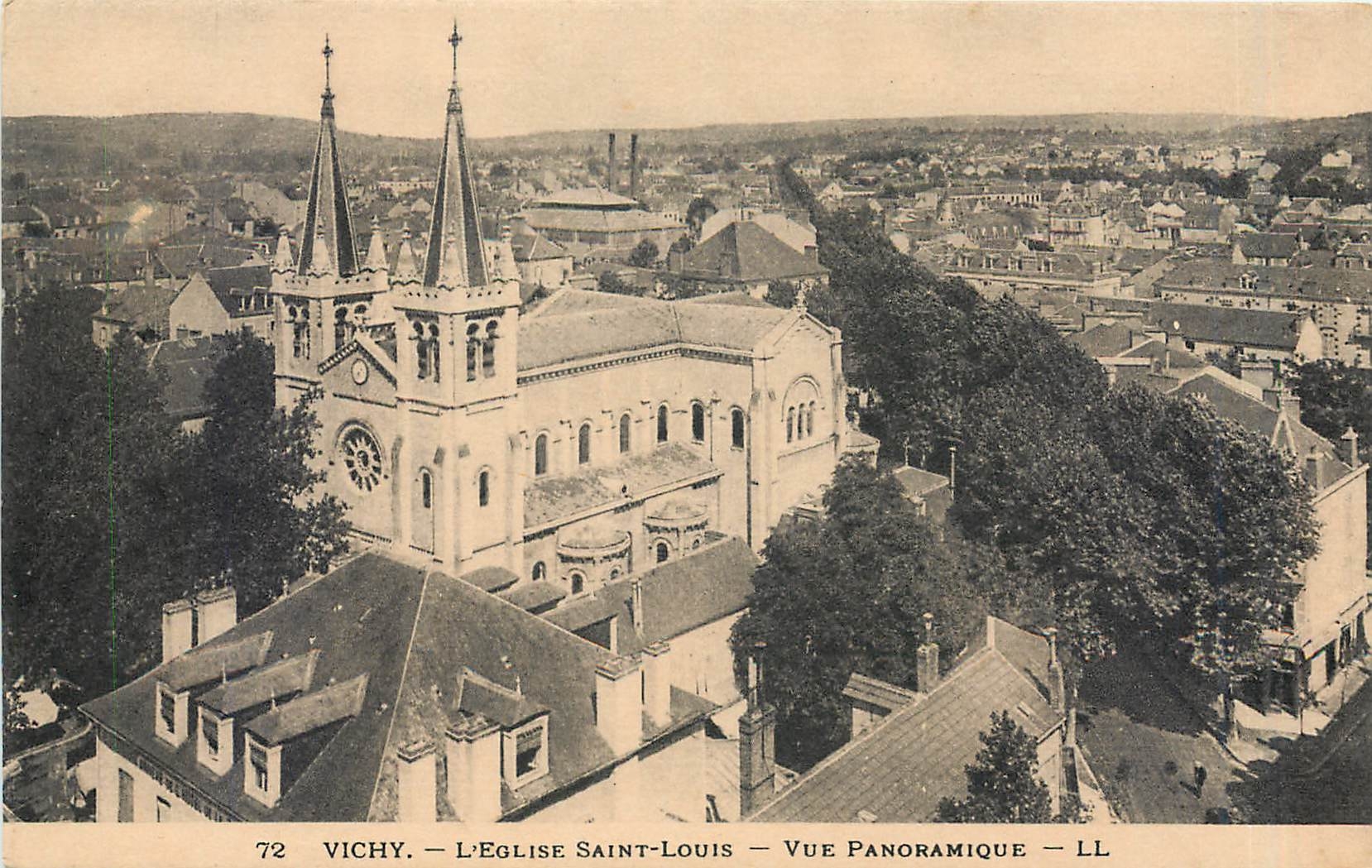 CPA Vichy l'Eglise Saint Louis vue panoramique 