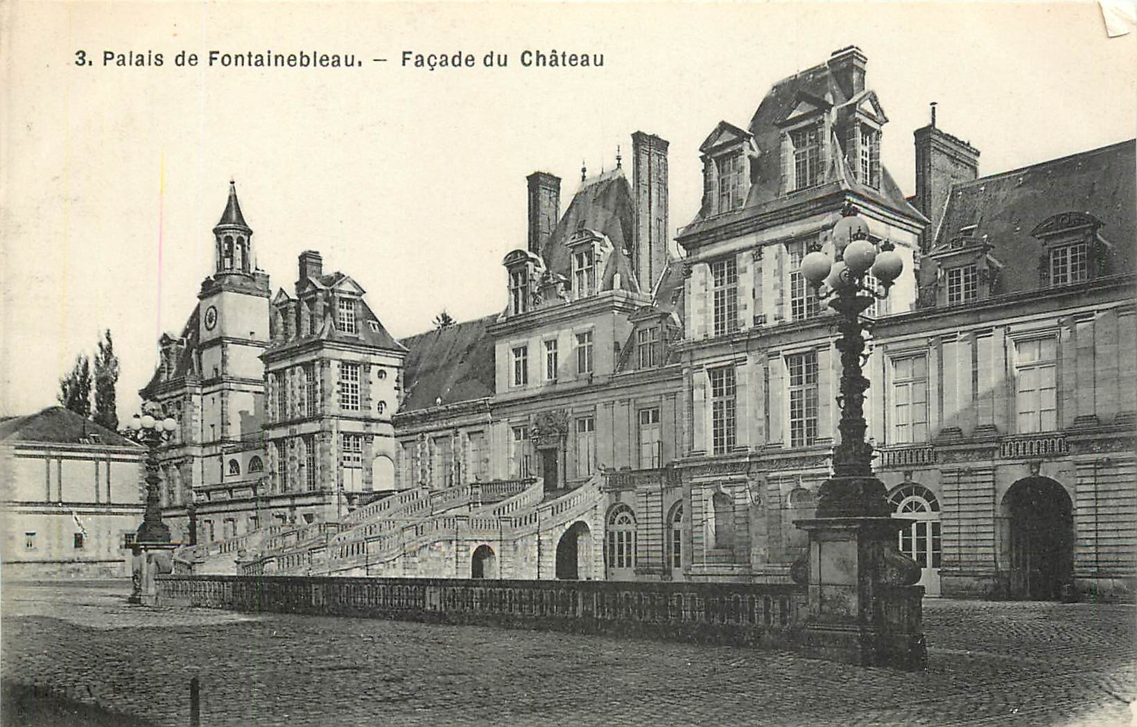 Palais de Fontainebleau — Façade du Château — Éditeur non identifié, n° de série 3