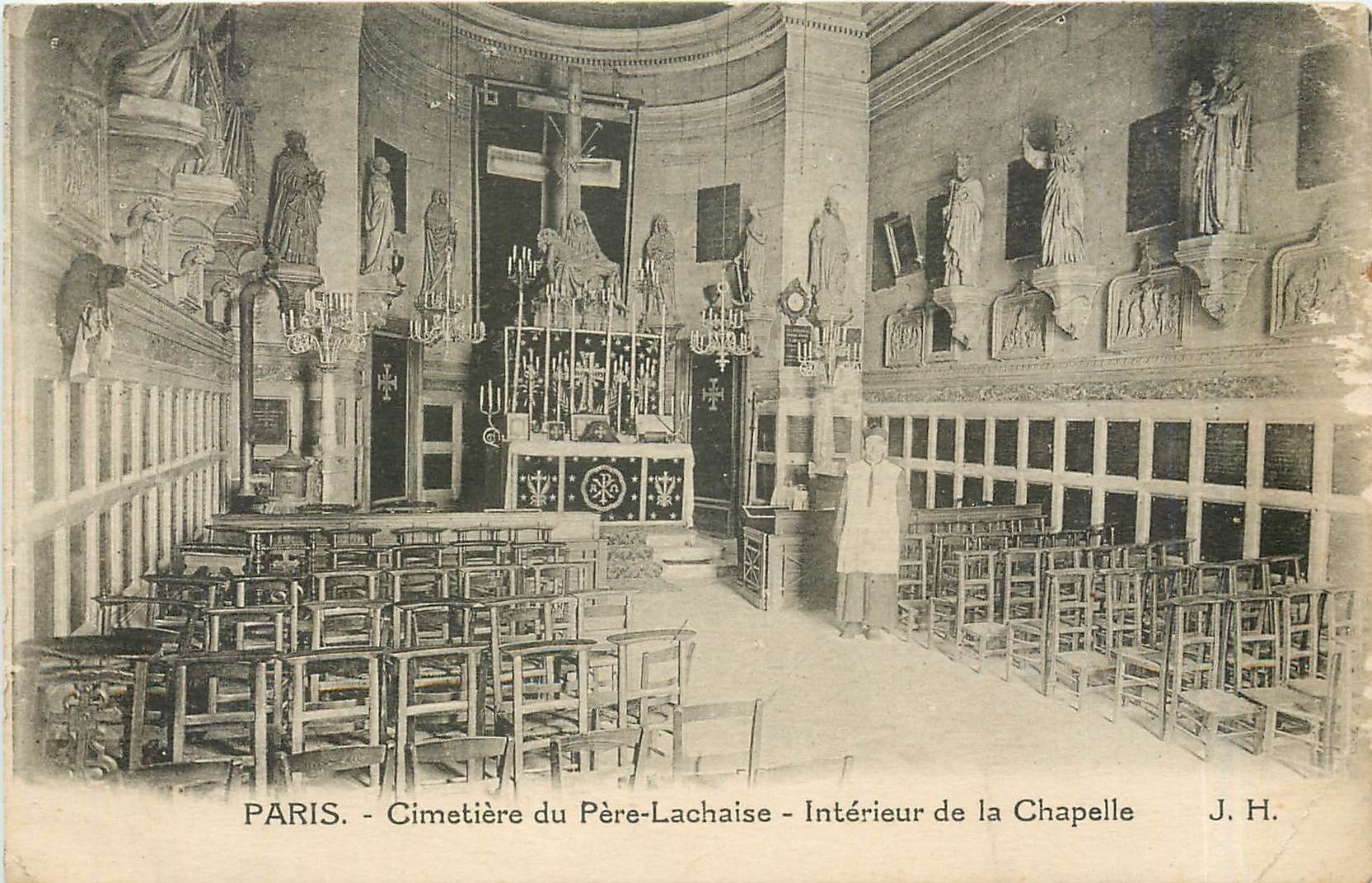 CPA Paris Cimetiere du Pere Lachaise Interieur de la Chapelle 
