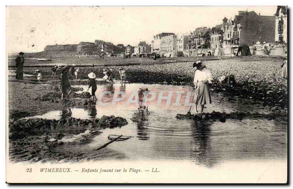 Wimereux CPA Enfants jouant sur la plage