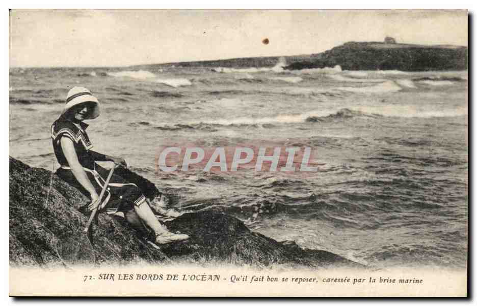 Sur les bords de l'ocean CPA Qu il fait bon se reposer caressee par la brise marine