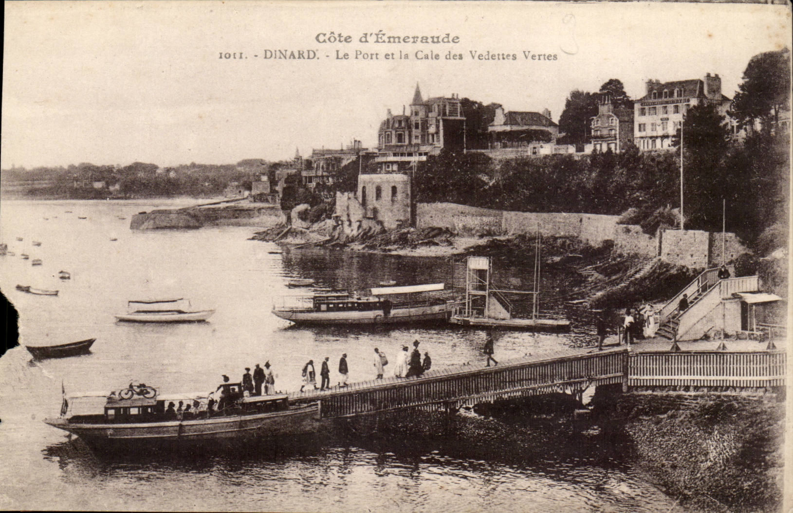 Dinard CPA Le port et la cale des vedettes vertes