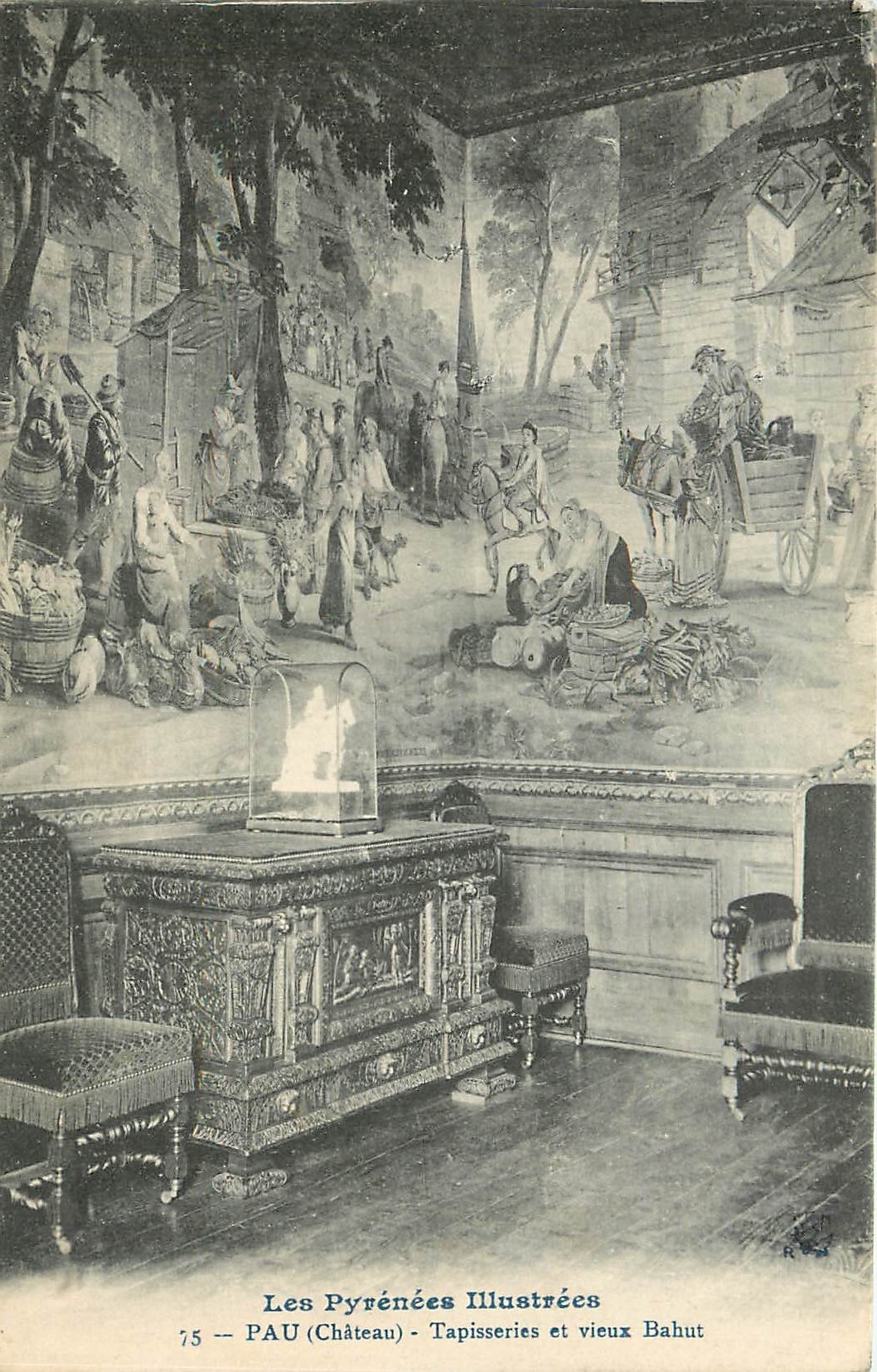 PAU (Schloss) — Teppiche und altes Sideboard — Die Illustrierten Pyrenäen Nr. 75