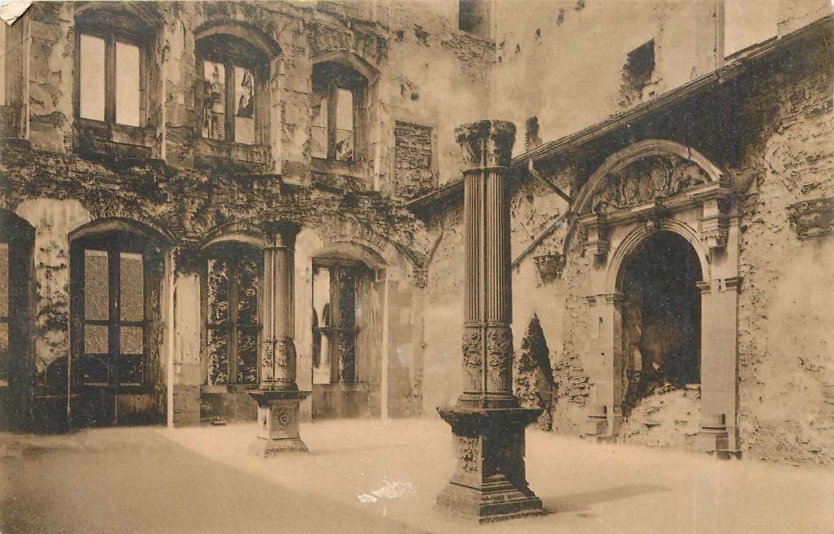 CPA Heidelberg Der Kronungssal im Otto Heinrichsbau 