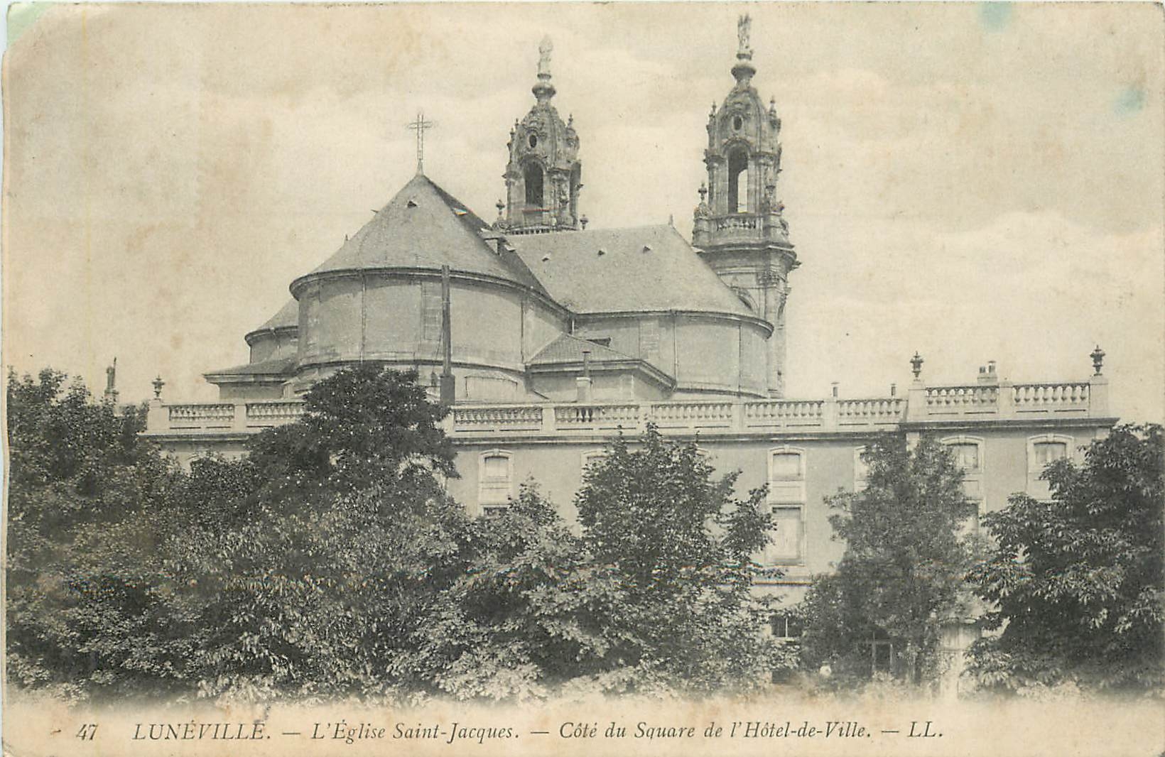 CPA Luneville l'eglise Saint Jacques cote du square de l'hotel de ville